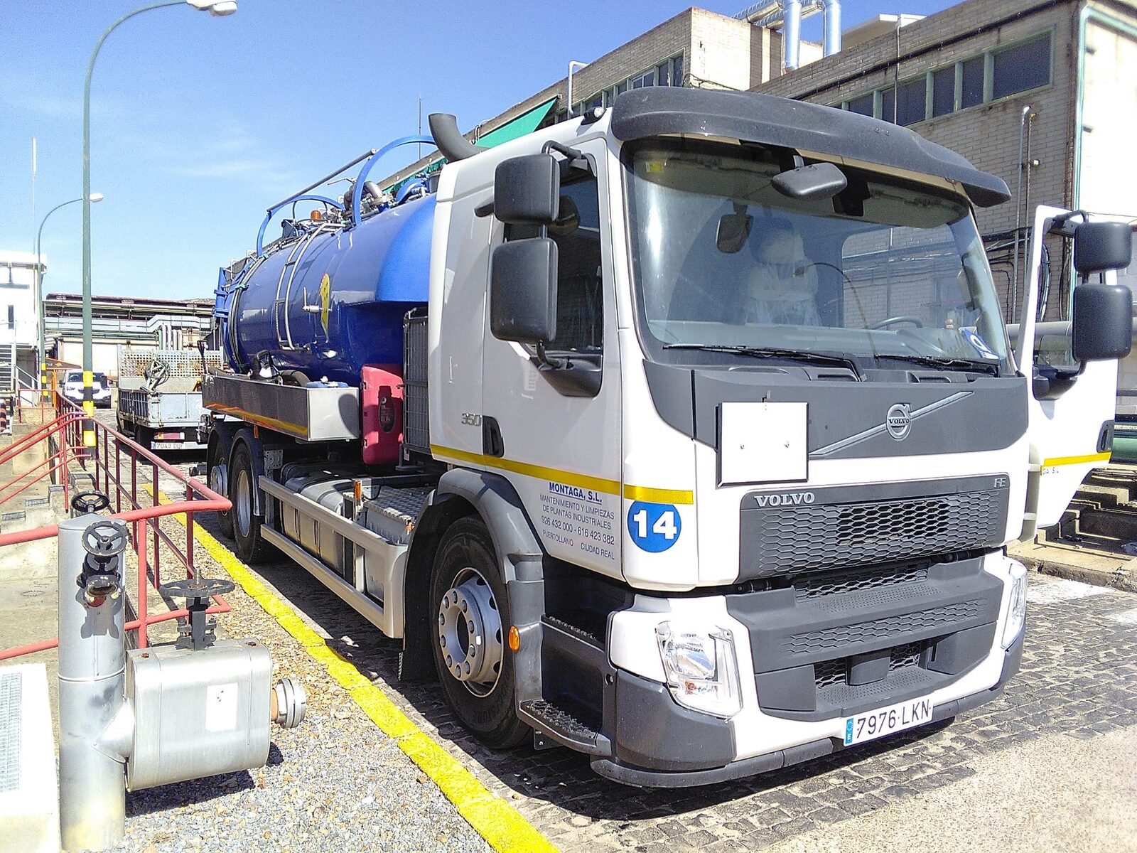 Montaga high-vacuum truck
